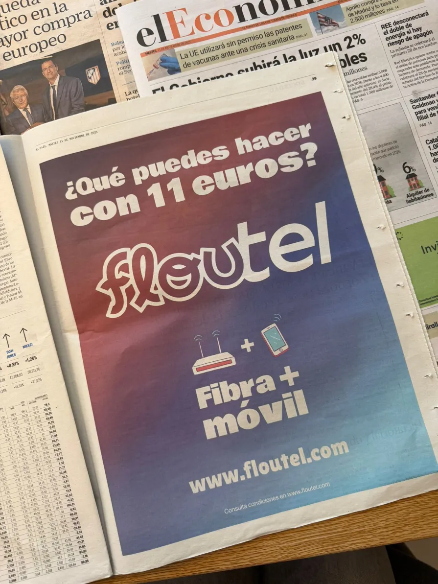 Publicidad a toda página en el diario El País